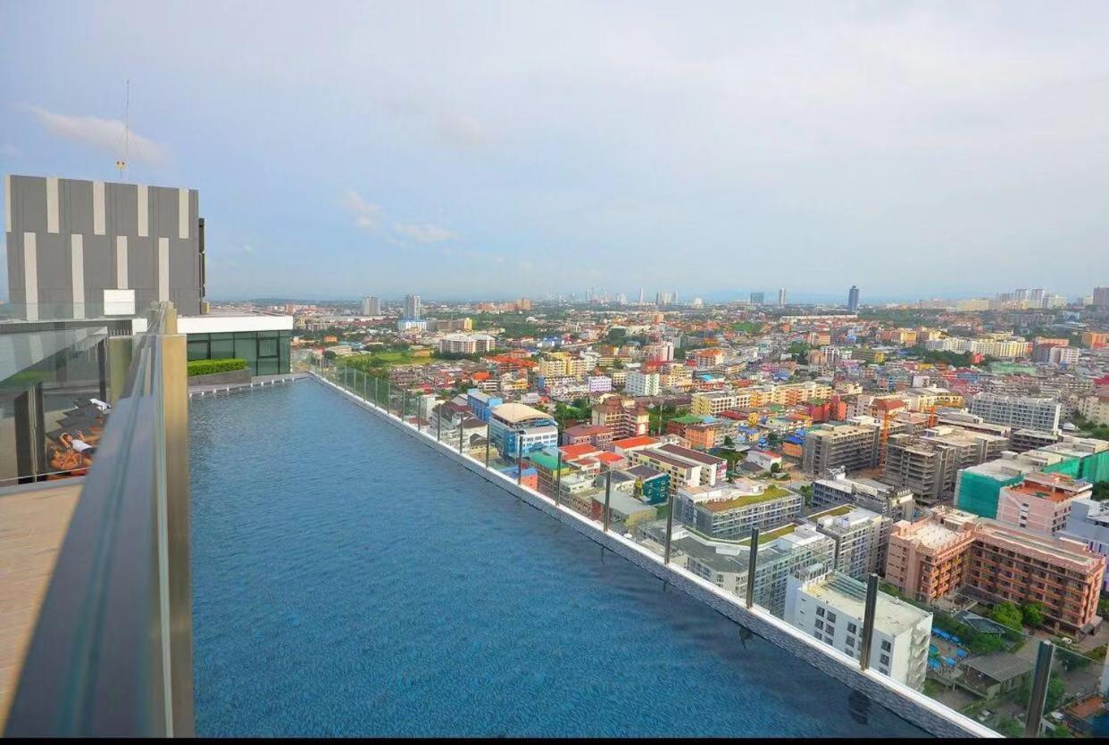 The Base Central Pattaya Seaview Zewnętrze zdjęcie